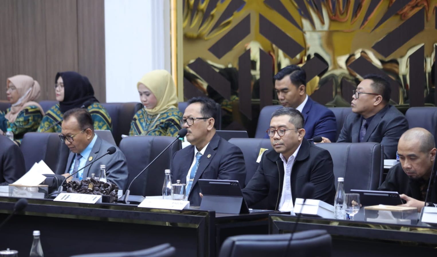 KETUA UMUM PP IKAHI HADIRI RAPAT DENGAN BALEG DPR RI